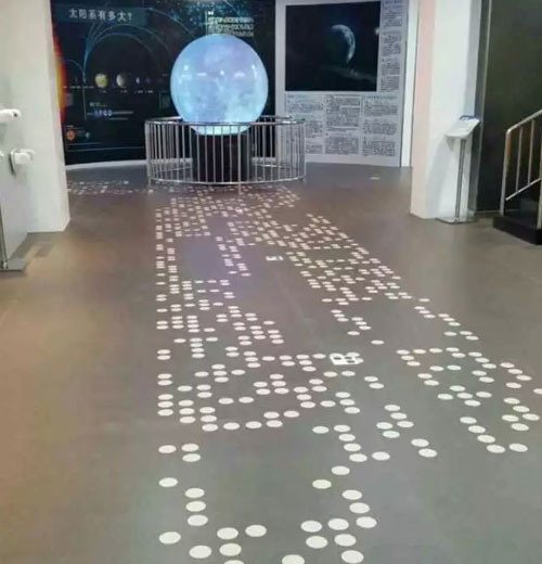 科普館地板工程案例-珠?？破震^